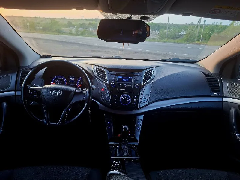 Продам hyundai i40 официальная машина куплена в салоне! цвет мокрый асфальт, перламутр. ✅️комфортные сидения, много места в салоне ✅️ led оптика / камера заднего вида / 3 режима вождения/ подогрев сидений/работающий кондиционер / авторучник. ✅️ , ходовая в отличном состояний! 2 ключа / 2 комплекта резины любые проверки, сопровождение в мрео 2.0 атм бензин расход 9л 128тыс пробег год: 2016 цена: 1 290 000руб🔥 торг, обмен, кредит +79595540000 +7959214 0622(телеграмм/ватсап) луганск 📞 звоните: +7(959)5540000 - фотография - 2