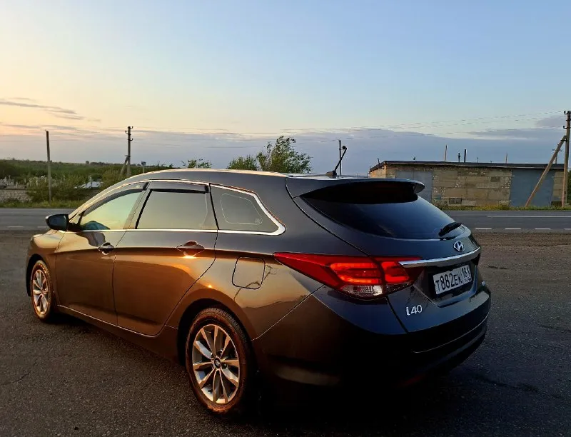 Продам hyundai i40 официальная машина куплена в салоне! цвет мокрый асфальт, перламутр. ✅️комфортные сидения, много места в салоне ✅️ led оптика / камера заднего вида / 3 режима вождения/ подогрев сидений/работающий кондиционер / авторучник. ✅️ , ходовая в отличном состояний! 2 ключа / 2 комплекта резины любые проверки, сопровождение в мрео 2.0 атм бензин расход 9л 128тыс пробег год: 2016 цена: 1 290 000руб🔥 торг, обмен, кредит +79595540000 +7959214 0622(телеграмм/ватсап) луганск 📞 звоните: +7(959)5540000 - фотография - 6