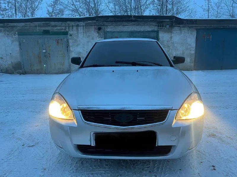 Продам приору 2011г. в в хорошем состоянии, вложений не требует кузов в хорошем состоянии без гнили... - фотография