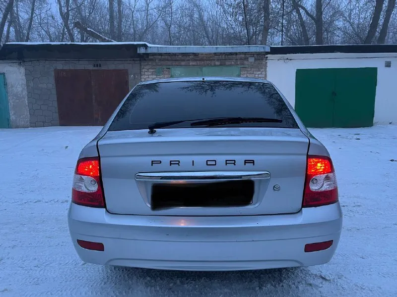 Продам приору 2011г. в в хорошем состоянии, вложений не требует кузов в хорошем состоянии без гнили и ржавчины дно, ланжероны, стаканы все целое двигатель масло не ест. масло от замены до замены коробка не хрустит не выбивает, переключается плавно по ходовке все отлично без посторонних звуков abs, стеклоподъемники, эур, штатная магнитола с bluetooth салон чистый и опрятный цена: 380к быстрым торг возможен обмен связь со мной: +7949-558-73-52 +7988-585-79-37(вацап, телеграмм) - фотография - 7