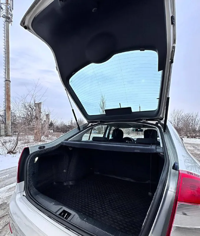 💎 skoda octavia 2012 — 1.6 at, идеальное состояние 🔹 двигатель и трансмиссия • надёжный бензиновый двигатель 1.6 • настоящий автомат, работает мягко • регулярное обслуживание 🔹 состояние автомобиль в безупречном состоянии — технически и внешне. без дтп, салон ухоженный. без вложений, сел и поехал. 🔹 история • всё время в одной семье • кристально чистая история • не использовался в такси и коммерции • хозяйский автомобиль 🔹 обслуживание • обслуживание у официального дилера • подтверждённая сервисная история • сервисная книжка в наличии 🔹 комплектация и опции • кондиционер • дорогая охранная система • автозапуск • качественная камера заднего вида • хорошая аудиосистема •и много другово • всё работает • 3 оригинальных ключа 🔹 дополнительно • новая зимняя резина 📄 документы • полный порядок, без ограничений 🎁 цена: 945 000 руб. 💰 📞 +7 949 563-98-77 📞 +7 949 449-59-51 реальному покупателю — адекватный торг у капота. (обмен с вашей доплатой) 📞 звоните: +7(949)5639877 - фотография - 9