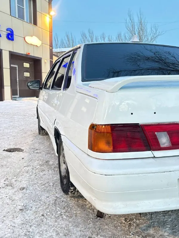 Продам ваз 2115 2012года машина в отличном состоянии на ход как мячик мягкая ✅✅✅ дорогу держит отлично мотор не дымит не троит масло не ест 1.6 8 клап ✅✅✅клапана не гнет проблемы этой нет ✅✅✅ коробка в идеале не хрустит не шумит не выбивает ✅✅✅ кузов в отличном состоянии не гнилой вообще ни где пороги целые дно отличное стаканы идеальные родной метал никогда не варилась все завод царапки в силу возраста имеются без дтп ✅✅✅ салон целый опрятный эво коврики ✅✅✅ музыка нормальная документы кристально чистые без штрафов без запретов залогов и прочего на учете стоит ✅✅✅ осмотр город макеевка цена 230.000 тысяч рублей хороший торг реальному покупателю!!! звонить : +79496073269 +79496440125 - фотография - 5