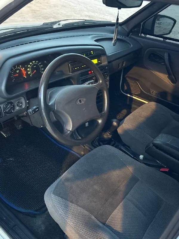 Продам ваз 2115 2012года машина в отличном состоянии на ход как мячик мягкая ✅✅✅ дорогу держит отлично мотор не дымит не троит масло не ест 1.6 8 клап ✅✅✅клапана не гнет проблемы этой нет ✅✅✅ коробка в идеале не хрустит не шумит не выбивает ✅✅✅ кузов в отличном состоянии не гнилой вообще ни где пороги целые дно отличное стаканы идеальные родной метал никогда не варилась все завод царапки в силу возраста имеются без дтп ✅✅✅ салон целый опрятный эво коврики ✅✅✅ музыка нормальная документы кристально чистые без штрафов без запретов залогов и прочего на учете стоит ✅✅✅ осмотр город макеевка цена 230.000 тысяч рублей хороший торг реальному покупателю!!! звонить : +79496073269 +79496440125 - фотография - 6