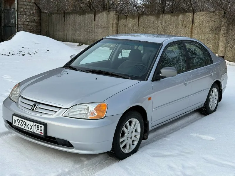 Продам honda civic 2003 год. двигатель 1.6 vtec (115 л. с), коробка обычный автомат. машина в прекрасном состоянии!не требует никаких вложений! обслужена : 29.01 поменяны комплект грм, масло в двигателе и коробке. салон чистый и ухоженный ( никогда не курили). машина полностью в оригинальном состоянии ( без тюнинга и колхоза). один фактический собственник! кузов также в отличном состоянии, ржавчины и вмятин нет, дтп не было. в автомобиле все узлы и агрегаты работают в штатном режиме, кондиционер в том числе. документы в полном порядке. возможны любые проверки на вашем сто, за авто не стыдно. документы в полном порядке. цена 599 тыс руб. донецк +79493204084 📞 🇷🇺 звоните: +79493204084 - фотография - 3