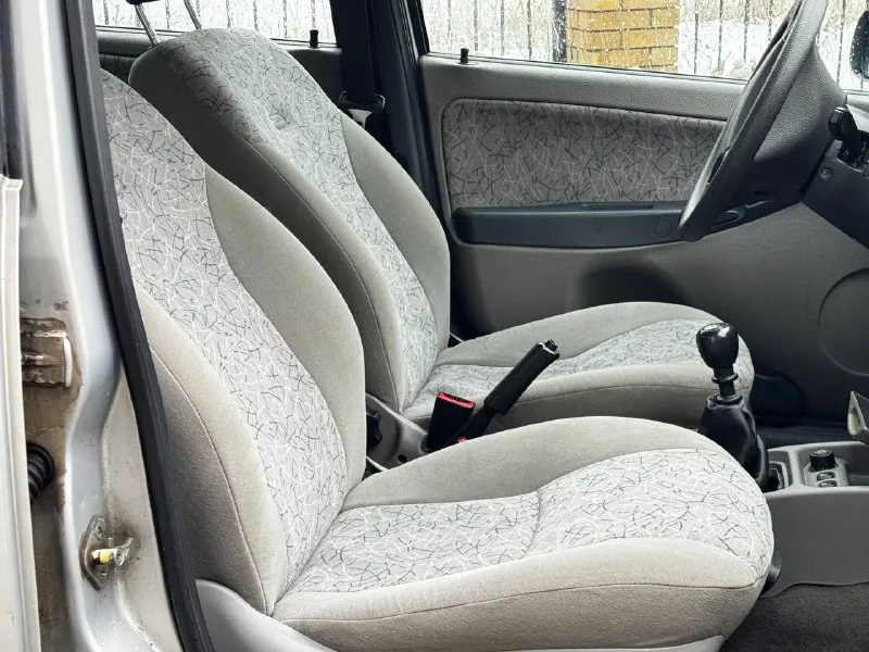 Продам лада калина! всю жизнь в одной семье! большую часть времени простояла в теплом гараже родной пробег 55.000 км автомобиль обслуживался на сервисе лада! в снег дождь авто не выезжал на авто не присутствует сварки коррозии и тд в родном металле, родной окрас все стекла родные! состояние авто не выразить на фото авто весь в заводской обработке сохранились сервисные книжки комплектация люкс сигнализация усилитель руля кондиционер abs подушка безопасности airbag центральный замок противотуманные огни стеклоподъемники на все окна подогрев сидений электрозеркала подогрев заднего стекла два комплекта резины новая резина лето авто не прокуреный! сохранился этот специфический аромат пластика, хорошо знакомый многим автомобилистам. технический авто 5+ после долго простоя автомобиль весь обслужен ота доя) по документам любой вид оформление повторюсь автомобиль в новом состояние без нюансов и вложений сохранился в первозданном виде цена 460.000 ₽ и торг номер телефона +79494166360 г. донецк (lada kalina) - фотография - 9