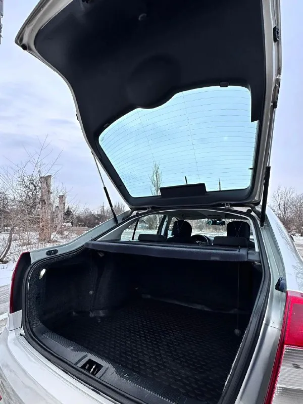 💎 skoda octavia 2012 — 1.6 at, идеальное состояние 🔹 двигатель и трансмиссия • надёжный бензиновый двигатель 1.6 • настоящий автомат, работает мягко • регулярное обслуживание 🔹 состояние автомобиль в безупречном состоянии — технически и внешне. без дтп, салон ухоженный. без вложений, сел и поехал. 🔹 история • всё время в одной семье • кристально чистая история • не использовался в такси и коммерции • хозяйский автомобиль 🔹 обслуживание • обслуживание у официального дилера • подтверждённая сервисная история • сервисная книжка в наличии 🔹 комплектация и опции • кондиционер • дорогая охранная система • автозапуск • качественная камера заднего вида • хорошая аудиосистема •и много другово • всё работает • 3 оригинальных ключа 🔹 дополнительно • новая зимняя резина 📄 документы • полный порядок, без ограничений 🎁 цена: 945 000 руб. 💰 📞 +79495639877 📞 +79494495951 - фотография - 5