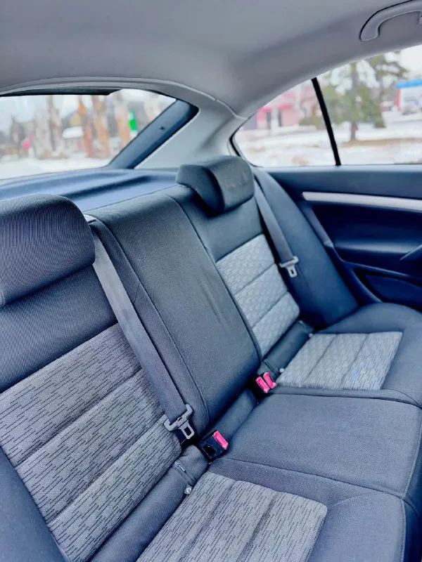 💎 skoda octavia 2012 — 1.6 at, идеальное состояние 🔹 двигатель и трансмиссия • надёжный бензиновый двигатель 1.6 • настоящий автомат, работает мягко • регулярное обслуживание 🔹 состояние автомобиль в безупречном состоянии — технически и внешне. без дтп, салон ухоженный. без вложений, сел и поехал. 🔹 история • всё время в одной семье • кристально чистая история • не использовался в такси и коммерции • хозяйский автомобиль 🔹 обслуживание • обслуживание у официального дилера • подтверждённая сервисная история • сервисная книжка в наличии 🔹 комплектация и опции • кондиционер • дорогая охранная система • автозапуск • качественная камера заднего вида • хорошая аудиосистема •и много другово • всё работает • 3 оригинальных ключа 🔹 дополнительно • новая зимняя резина 📄 документы • полный порядок, без ограничений 🎁 цена: 945 000 руб. 💰 📞 +79495639877 📞 +79494495951 - фотография - 6