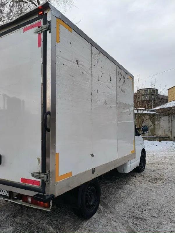Volkswagen транспортёр 2010год, состояние хорошее, будка новая 6 палет, по документам рефрижератор, реф сняли, стоит кондиционер стояночный, сзади пневма 2 тонны можно грузить, из вложений нужно поменять зеркала заднего вида, радиатор печки, плохо греет, акамулятор новый, резина перед шипы, с новая, сзади обычная с. техосмотр страховка есть. собственник!! цена 1.1🍋 машиной владею 2 года. +79495213358 📞 звоните: +7(949)5213358 - фотография - 2