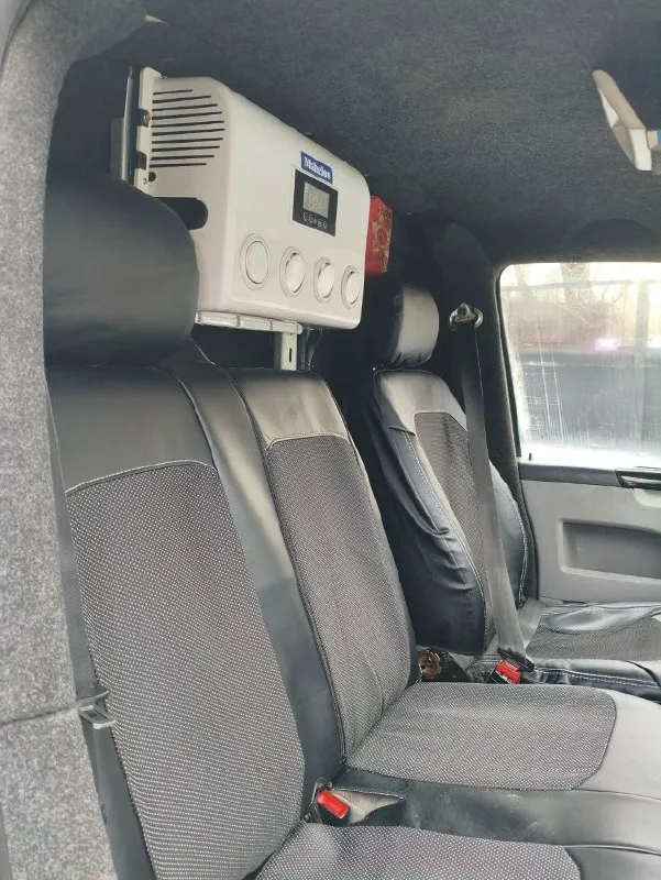 Volkswagen транспортёр 2010год, состояние хорошее, будка новая 6 палет, по документам рефрижератор, реф сняли, стоит кондиционер стояночный, сзади пневма 2 тонны можно грузить, из вложений нужно поменять зеркала заднего вида, радиатор печки, плохо греет, акамулятор новый, резина перед шипы, с новая, сзади обычная с. техосмотр страховка есть. собственник!! цена 1.1🍋 машиной владею 2 года. +79495213358 📞 звоните: +7(949)5213358 - фотография - 7