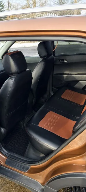 Продам hyundai creta, 2017 г. в. (декабрь), 2.0 л, 4wd, 175 000 км цена: 1 730 000 руб. (торг уместен при осмотре) контакт : +7 (949) 409-86-89 --- ключевые параметры: · год/месяц выпуска: декабрь 2017 · двигатель: 2.0 литра, бензин · коробка: · привод: полный (4wd) · пробег: 175 000 км (трассовый, подтвержден записями) · цвет: зеленый («автотека») · состояние: не бит, не крашен · владелец: в птс · комплектация: максимальная (или пред максимальная) основное оснащение: · климат-контроль (двухзонный) · круиз-контроль · обогрев руля, всех сидений, зеркал и лобового стекла · динамические поворотники · легкосплавные диски · два комплекта резины (летняя + зимняя) недавно произведена замена всех рабочих жидкостей: · масло в двигателе · масло в · масло в редукторе и муфте полного привода преимущества для покупателя: · чистая история (без дтп). · полное и прозрачное техническое состояние. · готов к любым проверкам · два комплекта резины в сделке. контакт : +7 (949) 40 📞 звоните: +7(949)4098689 - фотография - 9