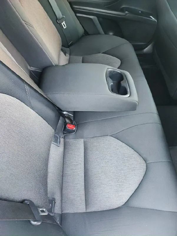 Toyota camry 2018 года, 2.5 бензин на 8 ступенчатом автомате, из сша в одних руках, в идеальном состоянии, в заводской краске, безопасность вся целая, стекла родные, полностью обслужена. покупалась с минимальным повреждением заднего бампера. в комплектации есть датчик света/дождя, давления шин, лэд линзы и дхо, удержание в полосе, круиз-контроль активный, система экстренного торможения, мультируль, монитор с камерой. передняя часть и зоны риска оклеены в бронепленку. только сделал то с заменой свечей, фильтров, масла в двигателе. ходовая в идеальном состоянии, тормоза новые вкруг, 2 комплекта ковриков, установлена металлическая защита двигателя, зимняя резина. 2.4 млн рублей. без торга. обмен не интересует. +79490499632 📞 звоните: +7(949)0499632 - фотография - 5