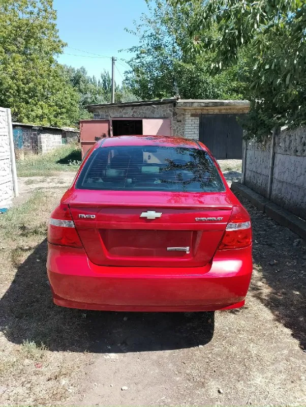 Продам chevrolet авео. 2008 год. мотор 1.2 цепной (84лс ) работает идеально ! кузов без ржавчины и дыр, дно стаканы всё целое, чистый ухоженый салон, не чего не стучит не гремит не дымит, мотор коробка ходовка всё отличное ( регулярное то каждые 7-8 т. км. и своевременная замена расходников и необходимых деталей, стоит зимняя резина на штампованых дисках, в коплекте летняя резина на литых дисках r15 ( и той и другой по 2 сезона). комплектация: led лампы (ближний, дальний, противотуманки) гидроусилитель руля, подушка безопасности, кондиционер android магнитола (boss mini) видеорегистратор ( фронтальная 2 к, задняя камера 720 hd), 2 ключа сигнализация starline ( отключена, можно восстановить), докатка + инструменты для замены колеса. очень экономичная по расходу топлива. цена 465000 осмотр г. иловайск, телефон +79493809212 📞 звоните: +7(949)3809212 - фотография - 2