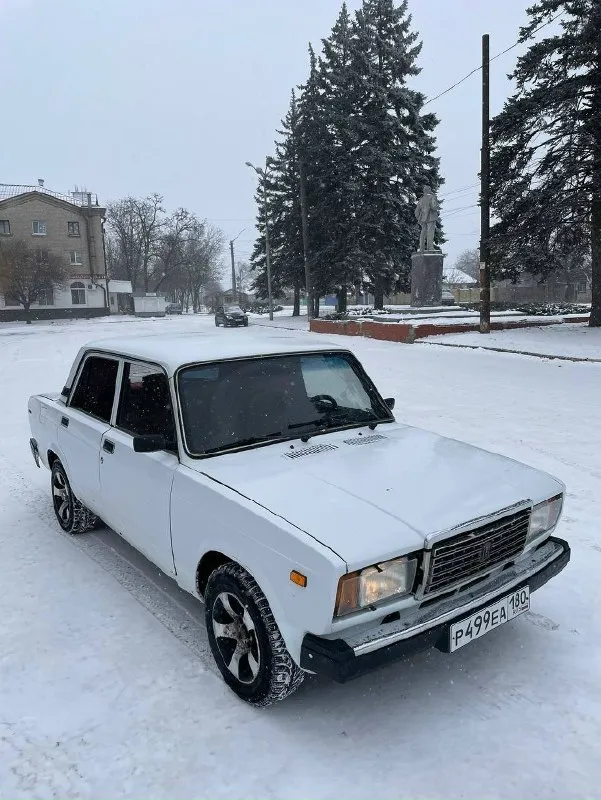 Продам ваз 2107 состояние хорошее автомобиль не крашеный весь в родном окрасе и металле делать нечег... - фотография