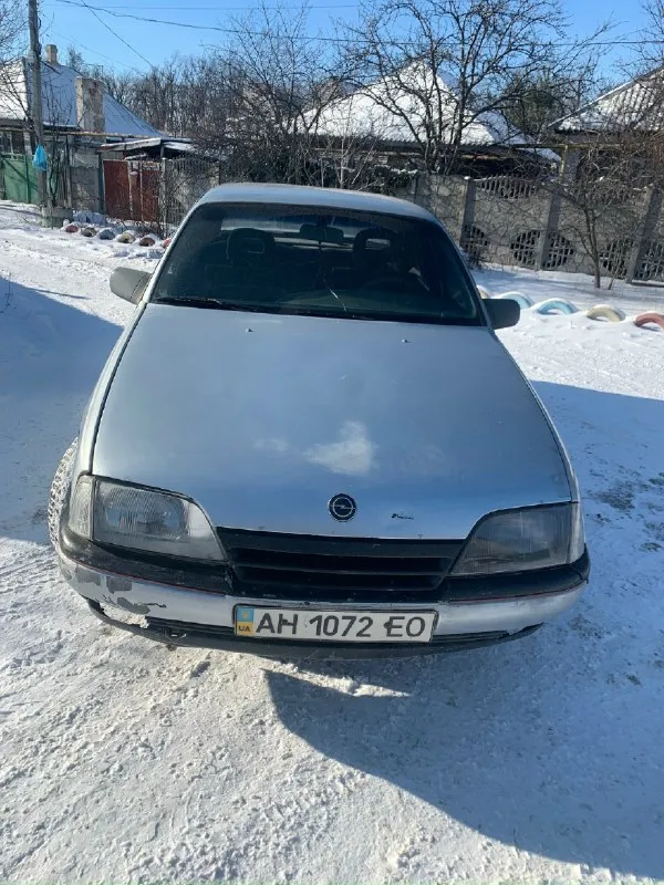 Продам opel omega a, газ-бензин все работает, машина на ходу, сел уехал. по электрике все работает. задний привод, весной перебиралась ходовая часть. ничего не гремит не стучит. по кузову есть косяки, не критичные есть возможность заехать на яму глянуть авто. резина зимняя, акамулятор живой. много что сделано по машине, кому интересно расскажу. цена 85 торг. +7 949 522 03 07 📞 звоните: +7(949)5220307 - фотография - 6