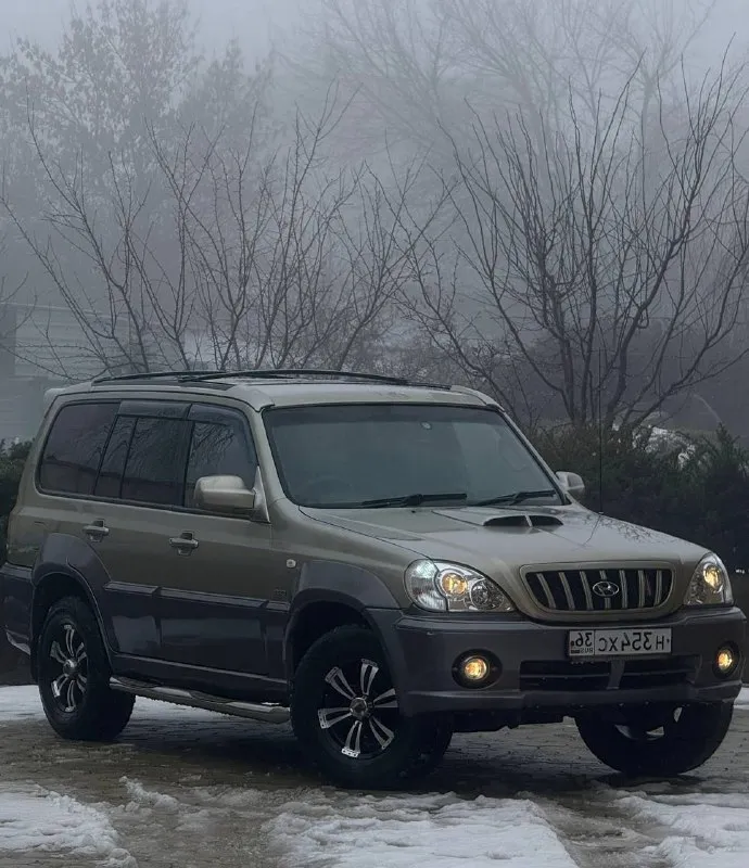В продаже hyundai terracan. , 2.9 л, турбодизель. настоящий рамный внедорожник. , постоянный полный привод. , автомобиль обслужен. , ухожен. тнвд перебирался в начале осени. , промыт бак, обслужена система тормозов. , заменён стартер, выполнена ревизия ходовой части. новые масла. находится 15 лет в одной семье. родной окрас. двигатель обслужен. , всё сухое, работает ровно. вечная “механика“, никаких нареканий не имеет. тяга сумасшедшая. , вытаскивал в начале января f-250 севший на раму. есть климат и подогревы сидений, зеркал и лобового, 4 эл. сп, эл. зеркала, хорошая акустика. ., 2din магнитола pioneer и т. д. оптика новая, покрыта бронеплёнкой. , свет отл. резина стоит всесезонная с хорошим остатком. есть возможность установки 3-го ряда сидений. контакты : +7 (949) 363-52-68 (есть «telegram») цена : 750,000 рублей. обмен не рассматриваю. территориально находится в г макеевка (центр) - фотография - 1