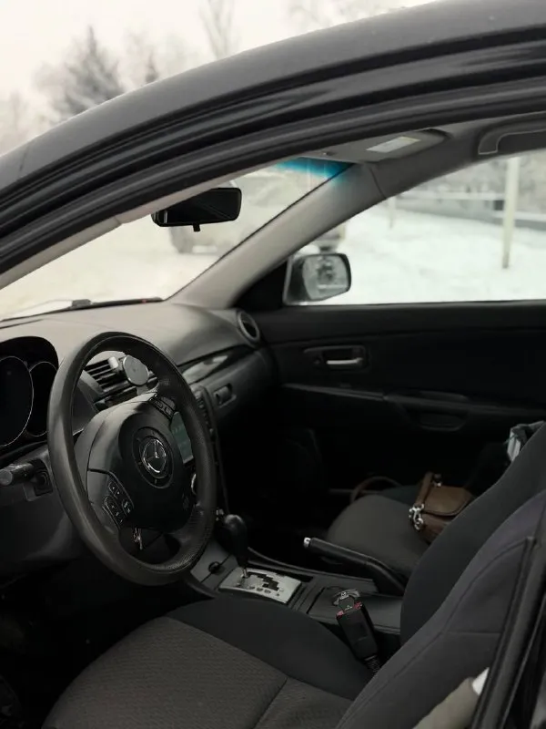 Mazda3 2 ат, 2004, 520 000 (торг) год выпуска: 2004 пробег: 300 000 птс: оригинал владелец: 3 состояние: не битый модификация: 2 ат(150л. с.) объем двигателя: 2 л тип двигателя: бензин коробка передач: автомат привод: передний руль: левый +79493789430 - фотография - 7