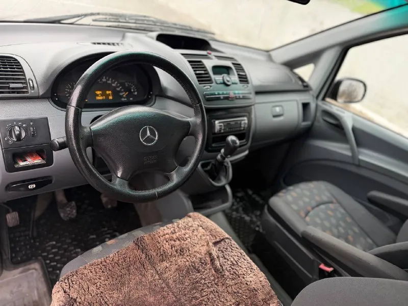 Продам mercedes benz vito двигатель: 2.1 cdi мкпп 6ст. груз-пасс 4+1 2005 год пробег 330 тыс км машина местная 1 хозяин для своих лет машина в хорошем состоянии в комплекте летняя резина на дисках цена: 💴 960 тыс. торг полное переоформление в мрэо осмотр в донецке (центр) +79490060132 - фотография - 7