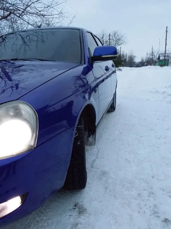 Продам lada priora год выпуска 2011 в отличном состояние пробег 205 тысяч мотор коробка техника в идеальном состояние кузов гнили рыжков нет днище пороги стаканы целые установлен газ 4 поколения салон ухоженный целый по электрики всë исправно музыка приятная резина зима отличная стоят дорогие леды, птф документы чистые в общем за машиной следил всë вовремя делал у кого остались вопросы звоните всë роскажу цена 380 тысяч рублей торг тел +79493947369 тел +79885856210 или пишите в лс связь плохая - фотография - 2