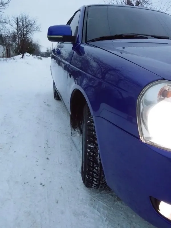 Продам lada priora год выпуска 2011 в отличном состояние пробег 205 тысяч мотор коробка техника в идеальном состояние кузов гнили рыжков нет днище пороги стаканы целые установлен газ 4 поколения салон ухоженный целый по электрики всë исправно музыка приятная резина зима отличная стоят дорогие леды, птф документы чистые в общем за машиной следил всë вовремя делал у кого остались вопросы звоните всë роскажу цена 380 тысяч рублей торг тел +79493947369 тел +79885856210 или пишите в лс связь плохая - фотография - 3