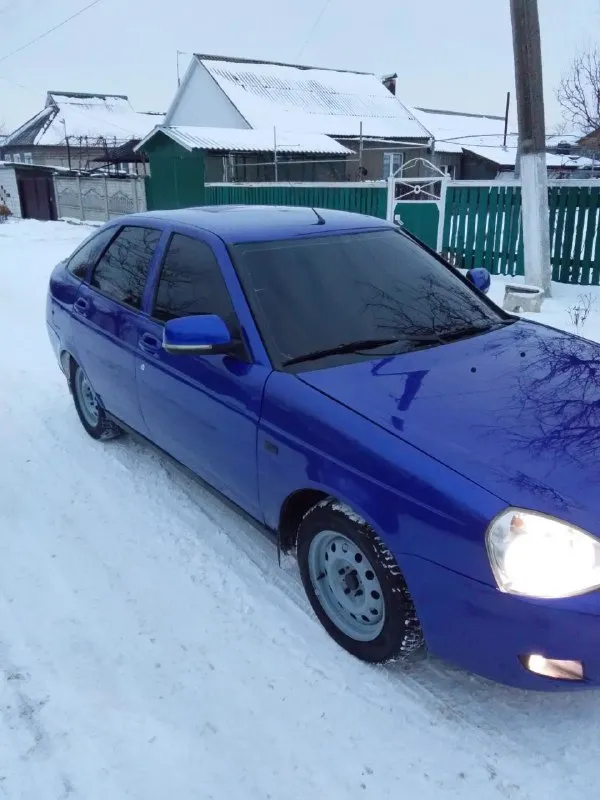 Продам lada priora год выпуска 2011 в отличном состояние пробег 205 тысяч мотор коробка техника в идеальном состояние кузов гнили рыжков нет днище пороги стаканы целые установлен газ 4 поколения салон ухоженный целый по электрики всë исправно музыка приятная резина зима отличная стоят дорогие леды, птф документы чистые в общем за машиной следил всë вовремя делал у кого остались вопросы звоните всë роскажу цена 380 тысяч рублей торг тел +79493947369 тел +79885856210 или пишите в лс связь плохая - фотография - 4