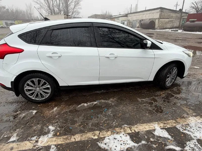 🚗данный автомобиль прошел полную комплексную диагностику и юридическую проверку. 📍автомобиль находится форд фокус 3 рейсталинг 2017года 2 хозяина место осмотра: город донецк, макеевка активная безопасность: —антиблокировочная система —антипробуксовочная система —система курсовой устойчивости —система помощи при экстренном торможении комфорт: —усилитель руля —регулировка руля —регулировка сиденья водителя в двух плоскостях —электростеклоподъемники передние и задние —электропривод зеркал управление климатом и обогрев: —кондиционер —обогрев зеркал мультимедиа и навигация: мультируль экстерьер: —красивые литые диски комплектность: —птс —свидетельство о регистрации —докатка установлена хорошая музыка, планшет последней версии, динамики praid, усилитель очень мощный, стоит сабвуфер не подключен недавно была замена левого привода, задние рычаги, стойки стабилизатора, тормозные колодки машина очень хорошая, езжу каждый день преодолевает по 4500тыс км без всяких проблем)) цена. 930.000, торг! +79494619735 - фотография - 5