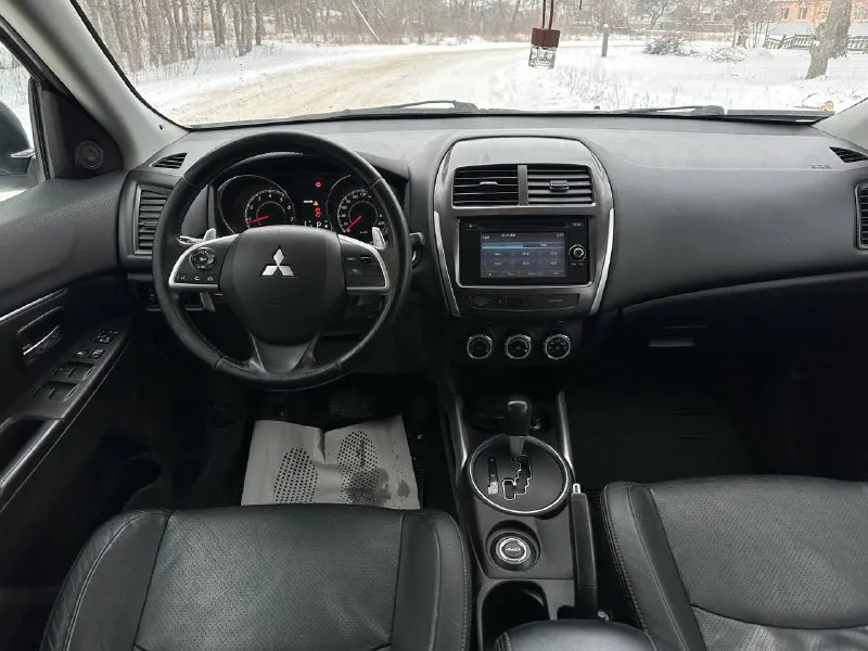 ❗продам mitsubishi asx рестайлинг в максимальной комплектации ❗ год выпуска 2013,мотор 2.0 коробка: автомат, пробег: 191.000км, полный привод 4wd ✅цена: 1.230.000 руб торг 📑 диагностическая карта есть, 1 хозяин с момента покупки в автосалоне, я вписан в птс, любое переоформление без проблем! ♻автомобиль в идеальном состоянии. практически весь в родной краске! мотор в идеале, коробка тоже (переключает плавно без рывков и пинков). кузов в идеальном состоянии. полный привод и блокировки в идеальном состоянии. ⚙️на автомобиле произведено то, замена масла и всех фильтров. вложений не требует абсолютно никаких. 🛞2 комплекта резина зима/лето r17. 2 ключа. ♻комплектация: максимальная: кожаный салон, start/stop, без ключевой доступ, электро регулировка сидений, датчик света, датчик дождя, мультируль, круиз контроль, 2х режимный подогрев сидений, электро регулировка и подогрев боковых зеркал, центральный замок, сигнализация с автозапуском. 🏠осмотр днр, г. амвросиевка ☎️подробности по телефону: +79495088908 (telegram) - фотография - 7