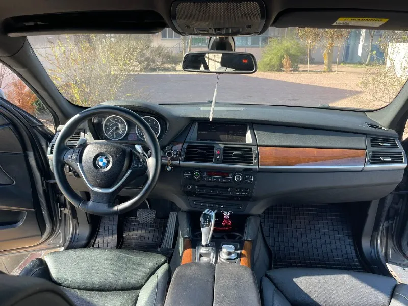Bmw x6 e71, 2008 года выпуска, двигатель 3.0 бензин, пробег 250000 км. автомобиль в очень хорошем состоянии. цена: 2100000 рублей, возможен торг. тел. : +79900122684 📞 звоните: +7(990)0122684 - фотография - 5