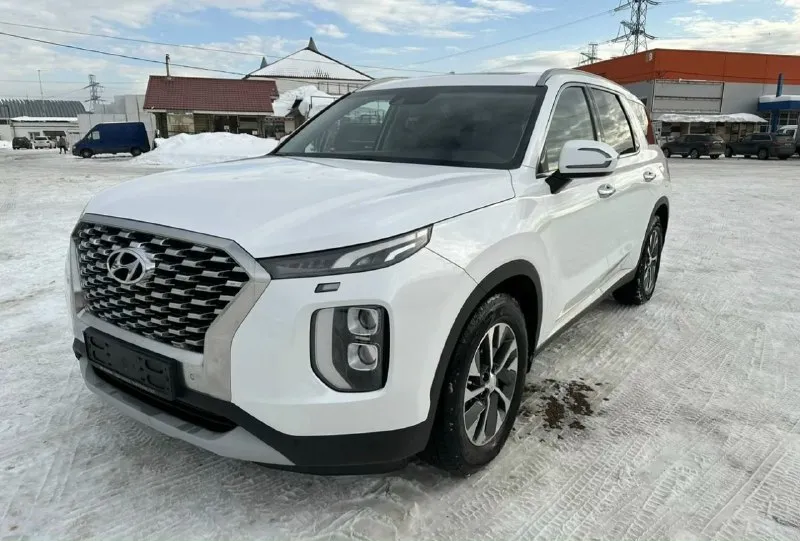 Hyundai palisade 2019г. 4,3🍋 (торг реальному покупателю). территориально шахтерск. машина комфортная и надежная, шикарный бело- перламутровый цвет🔥 ✔️комплектация - prestige ✔️пробег : 89000км опции: - бесключевой доступ - обдув / обогрев передних сидений и задних. - autohold - беспроводная зарядка - русифицирована - камера заднего вида - электросидения - люки - круиз-контроль - 3х-зонный климат-контроль - электронный ручной тормоз - 7 типов режимов привода удержания за рулём. - 8 мест для пассажиров ( третий ряд полноценный) - тонирована - колеса 19, резина новая. любые проверки за ваш счет. +79495715406 анна. 📞 звоните: +7(949)5715406 - фотография - 2