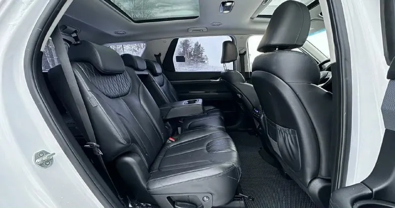 Hyundai palisade 2019г. 4,3🍋 (торг реальному покупателю). территориально шахтерск. машина комфортная и надежная, шикарный бело- перламутровый цвет🔥 ✔️комплектация - prestige ✔️пробег : 89000км опции: - бесключевой доступ - обдув / обогрев передних сидений и задних. - autohold - беспроводная зарядка - русифицирована - камера заднего вида - электросидения - люки - круиз-контроль - 3х-зонный климат-контроль - электронный ручной тормоз - 7 типов режимов привода удержания за рулём. - 8 мест для пассажиров ( третий ряд полноценный) - тонирована - колеса 19, резина новая. любые проверки за ваш счет. +79495715406 анна. 📞 звоните: +7(949)5715406 - фотография - 6