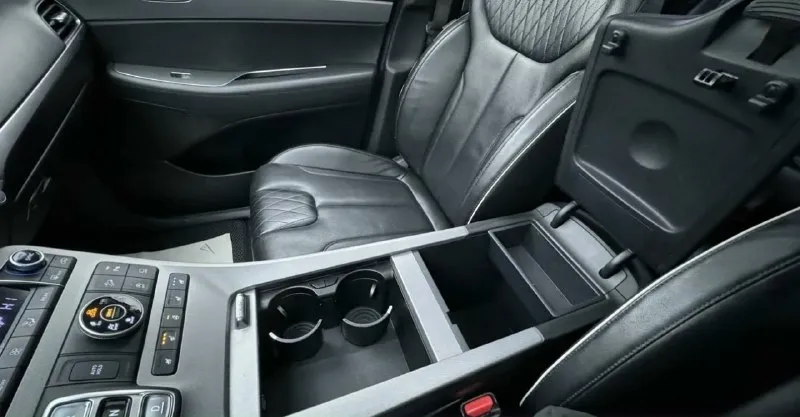Hyundai palisade 2019г. 4,3🍋 (торг реальному покупателю). территориально шахтерск. машина комфортная и надежная, шикарный бело- перламутровый цвет🔥 ✔️комплектация - prestige ✔️пробег : 89000км опции: - бесключевой доступ - обдув / обогрев передних сидений и задних. - autohold - беспроводная зарядка - русифицирована - камера заднего вида - электросидения - люки - круиз-контроль - 3х-зонный климат-контроль - электронный ручной тормоз - 7 типов режимов привода удержания за рулём. - 8 мест для пассажиров ( третий ряд полноценный) - тонирована - колеса 19, резина новая. любые проверки за ваш счет. +79495715406 анна. 📞 звоните: +7(949)5715406 - фотография - 8