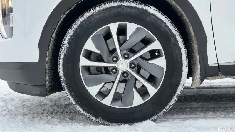 Hyundai palisade 2019г. 4,3🍋 (торг реальному покупателю). территориально шахтерск. машина комфортная и надежная, шикарный бело- перламутровый цвет🔥 ✔️комплектация - prestige ✔️пробег : 89000км опции: - бесключевой доступ - обдув / обогрев передних сидений и задних. - autohold - беспроводная зарядка - русифицирована - камера заднего вида - электросидения - люки - круиз-контроль - 3х-зонный климат-контроль - электронный ручной тормоз - 7 типов режимов привода удержания за рулём. - 8 мест для пассажиров ( третий ряд полноценный) - тонирована - колеса 19, резина новая. любые проверки за ваш счет. +79495715406 анна. 📞 звоните: +7(949)5715406 - фотография - 9