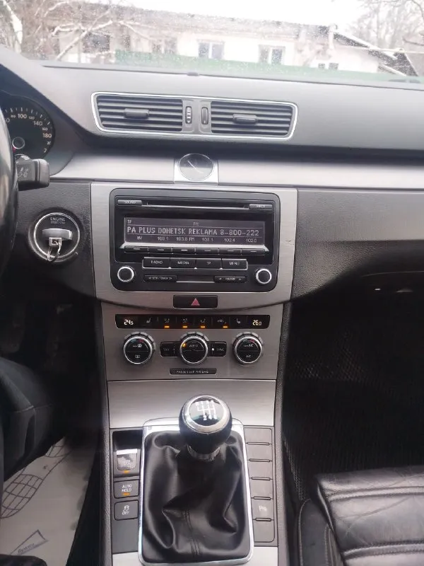 Volkswagen passat b7 1.4 tsi ecofuel 2012 год. заводская газовая установка: на метане расход по трассе 750рублей на 500 -400километров. бак бензин 30 литров и 30м³ метана, запас хода 900-1000 км. очень комфортный автомобиль, особенно для дальних поездок. комплектация: 2-х зонный климат, датчики дождя и света, круиз-контроль, мультируль, кожаный салон, подогрев сидений, адаптивный заводской ксенон и тд.900000 торг у капота. тел+79493140891 📲 tg: антон мот 📞 звоните: +7(949)3140891 - фотография - 10