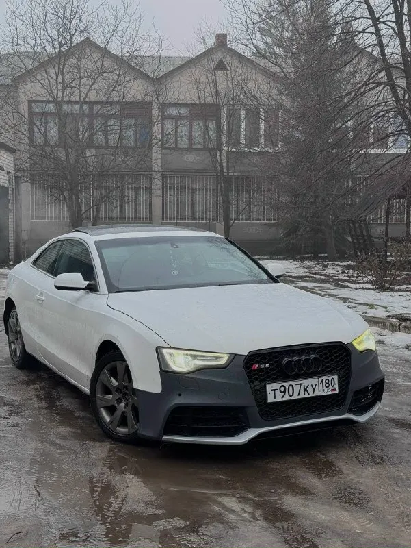 Audi a5 2010 мотор работает идеально 1.8т нет никаких посторонних звуков родной пробег 240 сделан лёгкий stage 1 кто шарит тот поймет для чего коробка щёлкает отлично нет задержек и пинков все расходники менял вовремя в последний год было много чего сделано. полностью новая ходовая, ваши проверки приветствуются поедем на ваше сто владелец один по факту в автотеке 2 так как забрали у родственницы и да два владельца девушки. новая резина зима, поставили бампер rs 5 стиль но нет времени покрасить цена вопроса 12к₽ есть косяки по кузову на них будем торговаться (так как девочка училась на ней кататься) запаска и все ключи заводские на масте салон не задрипанный аккуратный все ухоженно часто делали химчистку также отдам андройд планшет audi не успел поставить машина вся во вторичном окрасе нету ржавчины от слова совсем машина не перекупская за неё не стыдно все кнопочки все лампочки светятся нажимаются до 22 года обслуживалась у официала в москве все заказ наряды на руках вс 📞 звоните: +7(949)5061292 - фотография - 3