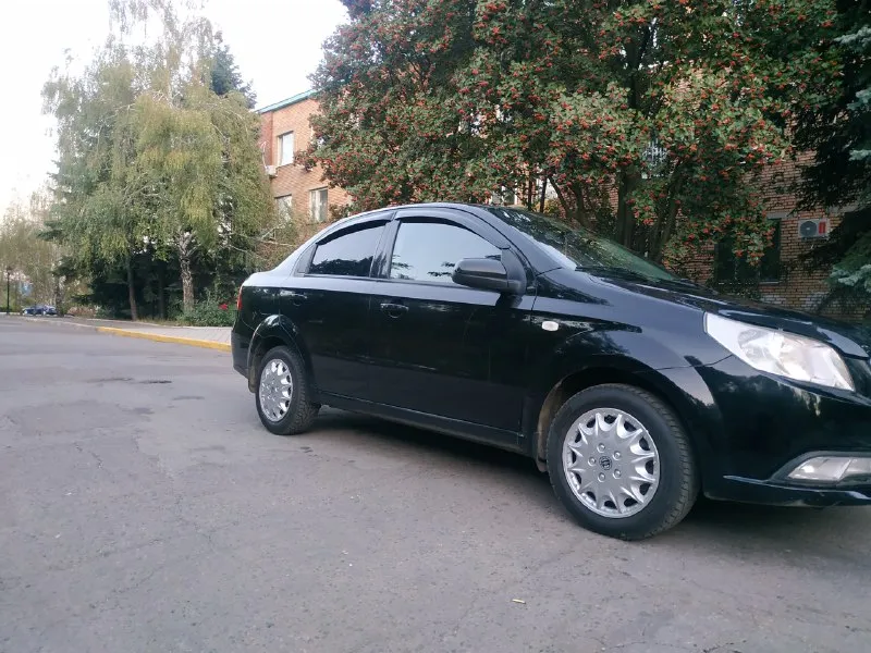 Продам автомобиль chevrolet aveo-3/ravon nexia-r3 2018 года выпуска, мотор 1500 куб. см, (очень надёжный, цепной(отзывы читайте в интернете)), 5 ст. мкпп, пробег 112 т км! запаска ни разу не ставилась, новая! в хорошем ухоженном состоянии, делать ничего не нужно! находится в центре города донецка! все вопросы по тел +79493670351. если не на связи напишите любую смс я перезвоню, плохая связь комплектация: кондиционер, гидроусилитель руля, антибукс, 4 стеклоподъёмника, подушки безопасности, ц/з, магнитола, 4 динамика(2 перед и 2 зад), защита картера двигателя, электро зеркала с подогревом, туманки, ходовые огни, регулировка руля по высоте, коврик багажника, 2ключа, открывание багажника кнопкой с салона. цена 777 т рублей торг! рассмотрю любые варианты и предложения ! +79493670351 центр города донецка торг 📞 звоните: +7(949)3670351 - фотография - 3