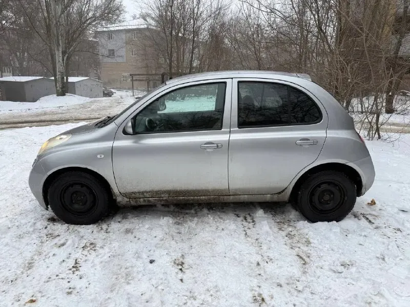Продам nissan микра 2005 г цена- вижу 500к пробег - 116400 двигатель -1,4 (88 л. с) заправил полный бак и ездишь 2 недели коробка - автомат привод - передний печка\ кондер все работает исправно. подогревы сидений передних электро стеклоподъемники электро регулировка зеркал гаражное хранение. не бита, не крашена, без гнили не смотря на год. 1 владелец, машина за пределы донецка не выезжала длительное время в связи с обстрелами находилась в гараже и не эксплуатировалась. сейчас прошла полное то. так же отдам титаны летние. +79493694194 📞 звоните: +7(949)3694194 - фотография - 2