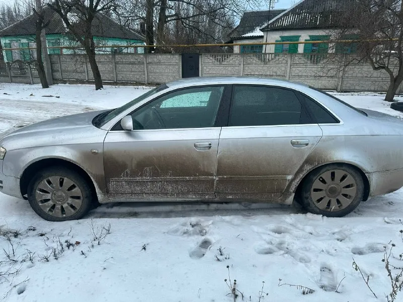 Продам audi а4 б7 2.0 cvt 2005 года пробег 288тыс авто на увереном ходу на хорошей зимней новой резине, поменяны колодки в круг, а так же передние диски. была полная ревизия передней подвески со всеми новыми рычагами пыльниками, был заменен правый передний шрус, термостат, воздушные и жидкостные патрубки. заменен радиатор печки и промыта вся система охлаждения. авто полностью в исправном состоянии, мотор работает отлично без посторонних звуков, коробка тоже в хорошем состоянии переключает плавно без задержек и пинков. цена авто 700₽ торг звонить по номеру +79494256038 📞 звоните: +7(949)4256038 - фотография - 3