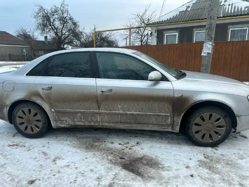 Продам audi а4 б7 2.0 cvt 2005 года пробег 288тыс авто на увереном ходу на хорошей зимней новой резине, поменяны колодки в круг, а так же передние диски. была полная ревизия передней подвески со всеми новыми рычагами пыльниками, был заменен правый передний шрус, термостат, воздушные и жидкостные патрубки. заменен радиатор печки и промыта вся система охлаждения. авто полностью в исправном состоянии, мотор работает отлично без посторонних звуков, коробка тоже в хорошем состоянии переключает плавно без задержек и пинков. цена авто 700₽ торг звонить по номеру +79494256038 📞 звоните: +7(949)4256038 - фотография - 5