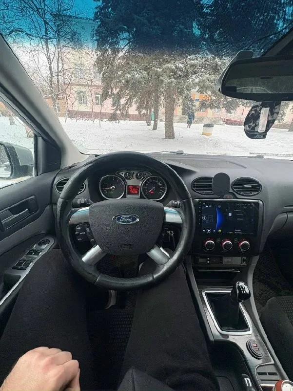 Продам ford focus 2 рестайлинг 2008г - я собственник двигатель 1.8 мкпп комплектация - установлена сигнализация starline управление с приложения, штатный доп. отопитель салона, подогрев лобового стекла и заднего с боковыми зеркалами, омыватель передних фар и задней камеры, android мультимедиа с камерами 360, не плохая акустика, заводские шторки в задних дверях, охлаждения бардочка при использование кондиционера, круиз контроль и управление мультимедиа на руле. полностью в шумоизоляции, так же была обработка кузова и всех плоскостей от корозии( чеки в наличии ) поменяно сцепление, ставил фирму luk, новая зимняя резина липучка проехал на ней около 10тыс вообщем живой, ухоженный автомобиль, любые проверки за ваш счет. цена: 650т находится в г. горловка +79494892082 +79912018165 лучше писать в телеграм 📞 звоните: +7(949)4892082 - фотография - 6
