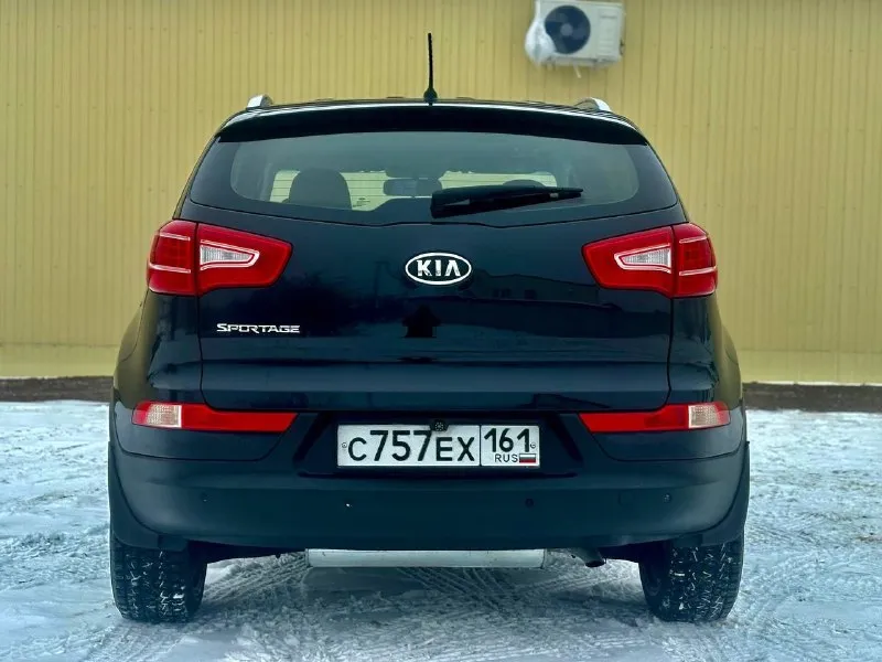 Продам kia sportage 12 год, в отличном состоянии. Автомобиль не бит и не крашен, что подтверждается тщательной проверкой лакокрасочного покрытия. Заботливо эксплуатировался и своевременно обслуживался, что гарантирует его безупречное техническое состояние. Автомобиль оснащен камерой заднего вида, значительно облегчающей парковку в условиях ограниченного пространства. Большой монитор мультимедийной системы позволяет комфортно пользоваться навигацией и прочими функциями. Круиз-контроль обеспечивает удобство при длительных поездках по трассе. Подогревы всех сидений создают комфорт в холодное время года, а мультируль позволяет управлять основными функциями автомобиля, не отрывая рук от руля. Цена за данный автомобиль составляет 1.360.000₽ что является привлекательным предложением, учитывая его состояние и комплектацию. Техническая часть автомобиля находится в идеальном состоянии. Двигатель работает ровно и без нареканий, коробка передач переключается плавно, подвеска не треб
📞 Звоните: +7(949)0299473 - фотография - 6