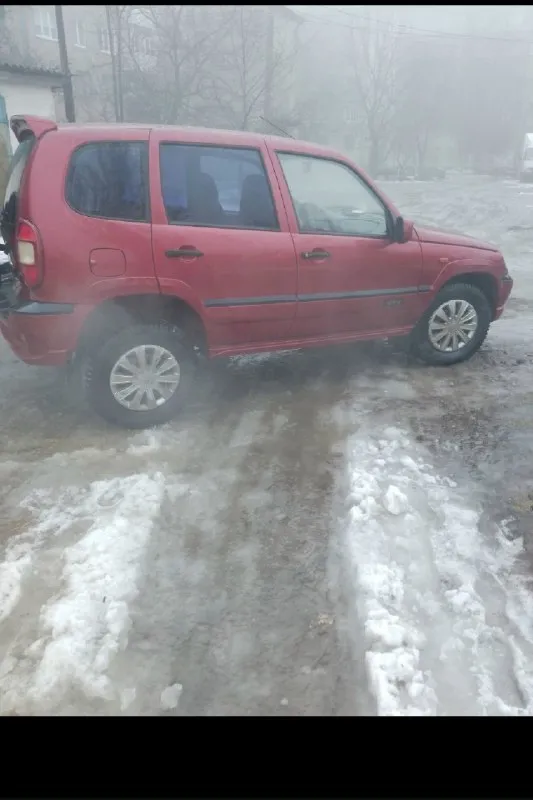 Продам chevrolet niva. год 2008, двигатель 1.7, цвет красный, привод полный. один хозяин. состояние машины хорошее, кузов целый, гнили нет. двигатель норма, масло не ест. подогрев сидений, гидроусилитель руля, печка, эл. зеркала, эл, стекла. и. т. д. пробег 170000. цена 400000₽. торг. харцызск. все остальное по телефону +79494228407,+79490348343. 📞 звоните: +7(949)4228407 - фотография - 3
