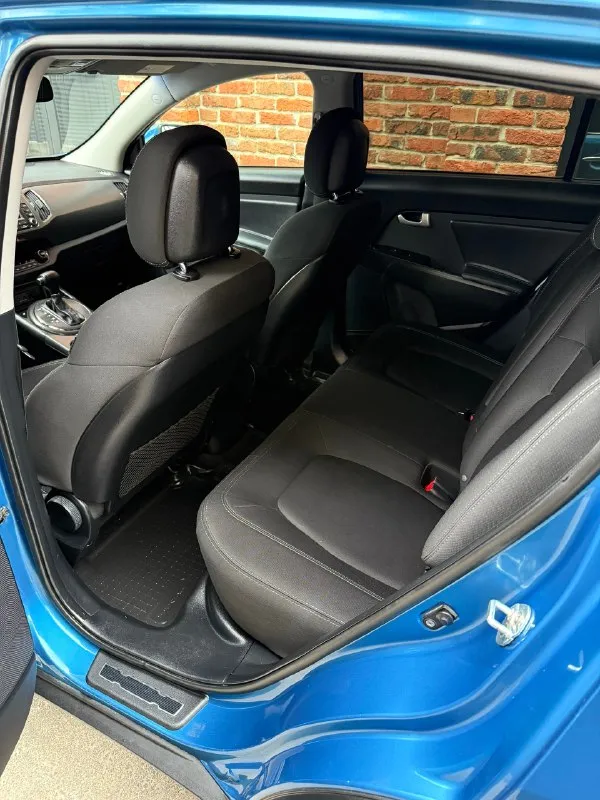 Продам kia sportage
Родной пробег: 120 тыс. Км
Идеальная автотека (без дтп)
Год выпуска: 2011
Коробка: автомат (передний привод)
Объем двигателя: 2.0 бензин/газ
Автомобиль в идеальном состоянии.
Технически авто в отличном состоянии, ходовая сбита, мотор, коробка без нареканий.
Комплектация: мультируль, круиз, датчик света и дождя, подогрев 4х сидений, 2х зонный климат, 4 эл. Стеклоподъемника и тд.
Цена: 1.450.000 💰
Торг присутствует
В комплекте зимняя резина ❄️
Обращаться в лс или по номеру телефона +79493539832
Автомобиль находится в шахтерске.
.
📞 Звоните: +7(949)3539832 - фотография - 7