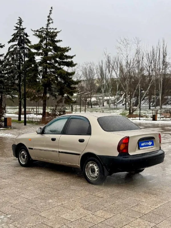 🇰🇵 daewoo sens 💰цена: 220 000р 🏢город: мариуполь 📅год выпуска: 2012 🧾пробег: 208 433км. ⛽топливо: бензин/газ ⚙️кпп: механика 📞 телефон: +7-989-263-55-56 +7-949-727-41-51 +7-949-551-91-52 💾 описание: местная, не пригнанная, надежная рабочая лошадка. ✅ отличное техническое состояние ✅ один владелец, птс оригинал ✅ кузов целый, без коррозии! ✅ оригинальный пробег ❗️ новая зимняя резина ⛽️ гбо евро-4 вписанно в птс сигнализация, магнитола с usb, видео регистратор. улица шевченко 2️⃣6️⃣9️⃣ - фотография - 4