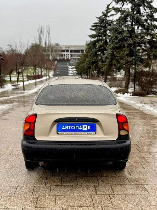🇰🇵 daewoo sens 💰цена: 220 000р 🏢город: мариуполь 📅год выпуска: 2012 🧾пробег: 208 433км. ⛽топливо: бензин/газ ⚙️кпп: механика 📞 телефон: +7-989-263-55-56 +7-949-727-41-51 +7-949-551-91-52 💾 описание: местная, не пригнанная, надежная рабочая лошадка. ✅ отличное техническое состояние ✅ один владелец, птс оригинал ✅ кузов целый, без коррозии! ✅ оригинальный пробег ❗️ новая зимняя резина ⛽️ гбо евро-4 вписанно в птс сигнализация, магнитола с usb, видео регистратор. улица шевченко 2️⃣6️⃣9️⃣ - фотография - 5