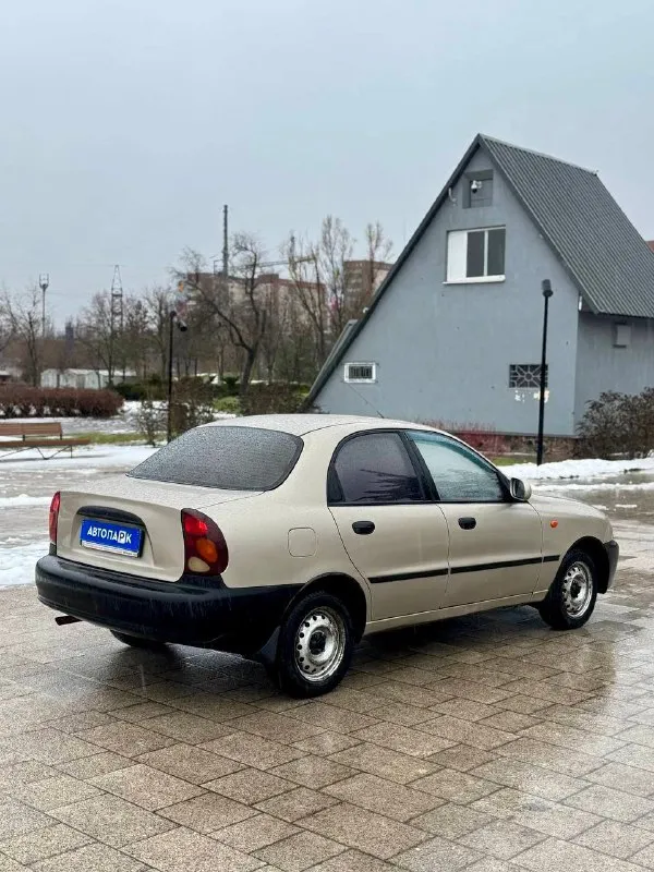 🇰🇵 daewoo sens 💰цена: 220 000р 🏢город: мариуполь 📅год выпуска: 2012 🧾пробег: 208 433км. ⛽топливо: бензин/газ ⚙️кпп: механика 📞 телефон: +7-989-263-55-56 +7-949-727-41-51 +7-949-551-91-52 💾 описание: местная, не пригнанная, надежная рабочая лошадка. ✅ отличное техническое состояние ✅ один владелец, птс оригинал ✅ кузов целый, без коррозии! ✅ оригинальный пробег ❗️ новая зимняя резина ⛽️ гбо евро-4 вписанно в птс сигнализация, магнитола с usb, видео регистратор. улица шевченко 2️⃣6️⃣9️⃣ - фотография - 6