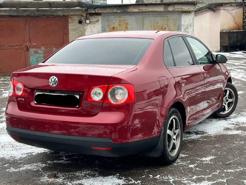 Продаю volkswagen jetta 1.6 ат 2006 года автомобиль в хорошем состоянии внешнем и техническом состоянии мотор работает ровно не дымит не троит акпп все передачи без пинков без рывков вложений не требует цена 680 т. р. +79490984043 - фотография - 3