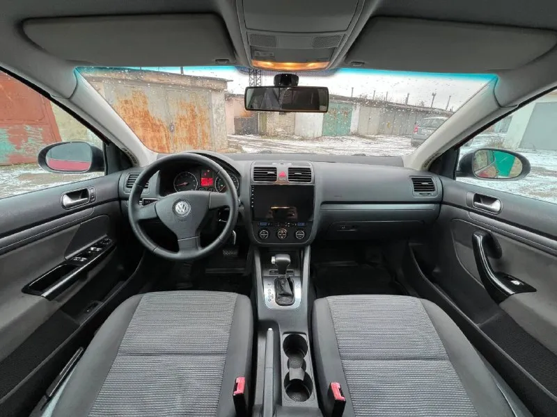 Продаю volkswagen jetta 1.6 ат 2006 года автомобиль в хорошем состоянии внешнем и техническом состоянии мотор работает ровно не дымит не троит акпп все передачи без пинков без рывков вложений не требует цена 680 т. р. +79490984043 - фотография - 6