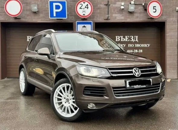 ❗️volkswagen touareg nf❗️ 2010г 3.6 бенз 250тыс. км. 21е колеса, резина пирелли зима, 4-х зонный климат, техника на отлично, мотор, коробка, ходовая, нечего делать не нужно, салон как на фото, новый гур, новые передние колодки и тормозные диски. юридически чисто, полное переоформление в мрэо. 🎁цена подарок 1.450.000р торг 📞+7 949 402 77 60 📍осмотр: амвросиевка (могу пригнать в харцызск, торез, шахтерск) 📞 🇷🇺 звоните: +79494027760 - фотография - 3