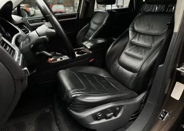 ❗️volkswagen touareg nf❗️ 2010г 3.6 бенз 250тыс. км. 21е колеса, резина пирелли зима, 4-х зонный климат, техника на отлично, мотор, коробка, ходовая, нечего делать не нужно, салон как на фото, новый гур, новые передние колодки и тормозные диски. юридически чисто, полное переоформление в мрэо. 🎁цена подарок 1.450.000р торг 📞+7 949 402 77 60 📍осмотр: амвросиевка (могу пригнать в харцызск, торез, шахтерск) 📞 🇷🇺 звоните: +79494027760 - фотография - 8