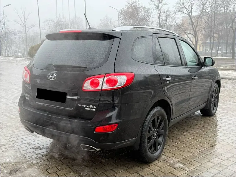 Продам hyundai santa fe 2.4 бензин год выпуска 2011 состояние идеальное. без вмятин царапин и рыжиков сервисные книги. кнопка star - stop без ключевой доступ вложений не требует! любое оформление! салон не затертый не порваный резина хорошая pirelli авто полностью обслужена до мелочей мотор работает ровно. коробка переключает идеально климат контроль работает все жидкости заменены! стекла все родные каждая кнопка работает) цена 1.280₽ +7-949-794-46-27 остольные вопросы по телефону звоните в любое время. - фотография - 4