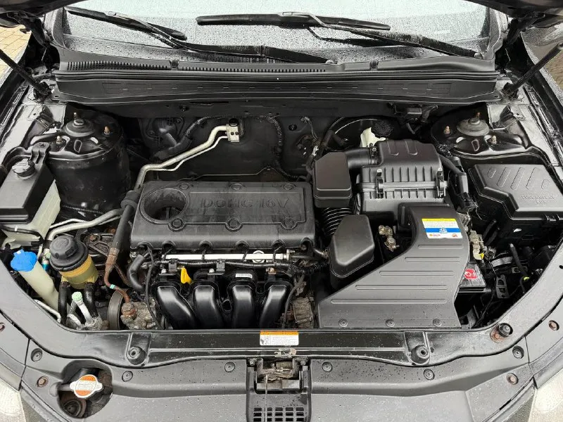 Продам hyundai santa fe 2.4 бензин год выпуска 2011 состояние идеальное. без вмятин царапин и рыжиков сервисные книги. кнопка star - stop без ключевой доступ вложений не требует! любое оформление! салон не затертый не порваный резина хорошая pirelli авто полностью обслужена до мелочей мотор работает ровно. коробка переключает идеально климат контроль работает все жидкости заменены! стекла все родные каждая кнопка работает) цена 1.280₽ +7-949-794-46-27 остольные вопросы по телефону звоните в любое время. - фотография - 9